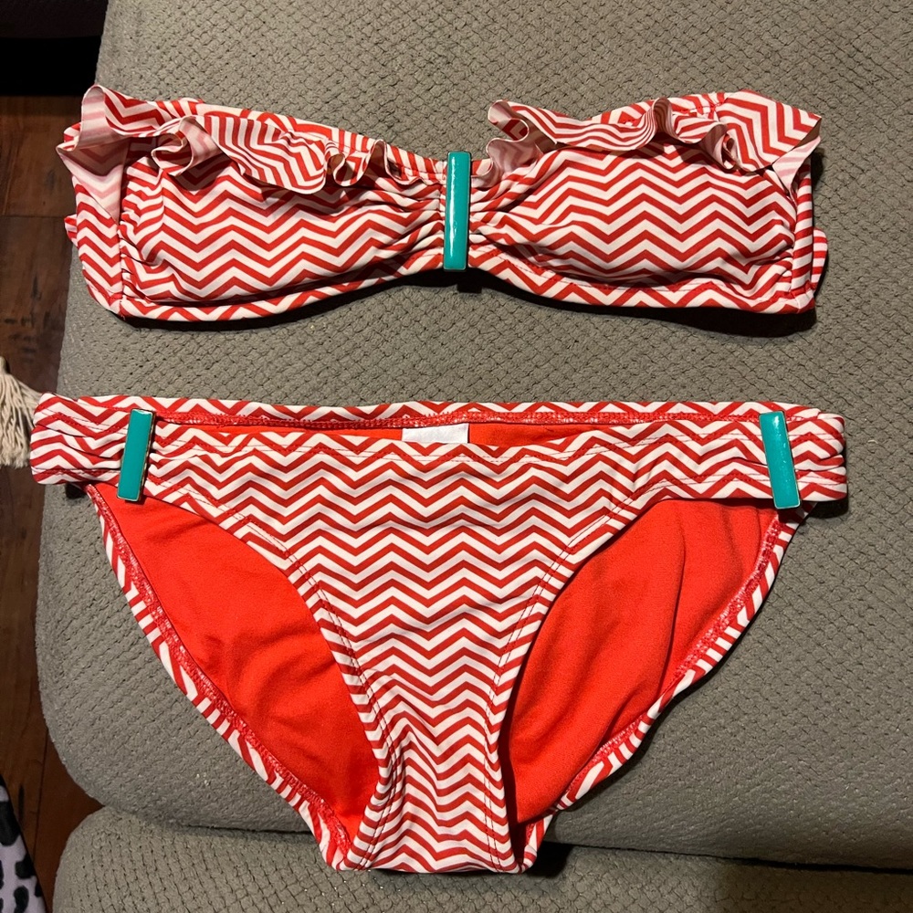 Xhilaration bikini. Small bottom, medium top. Great condition!